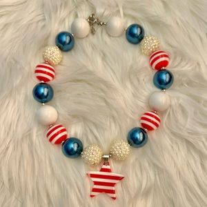 🇺🇸Beautiful red, white & blue bubblegum necklace with star pendant!